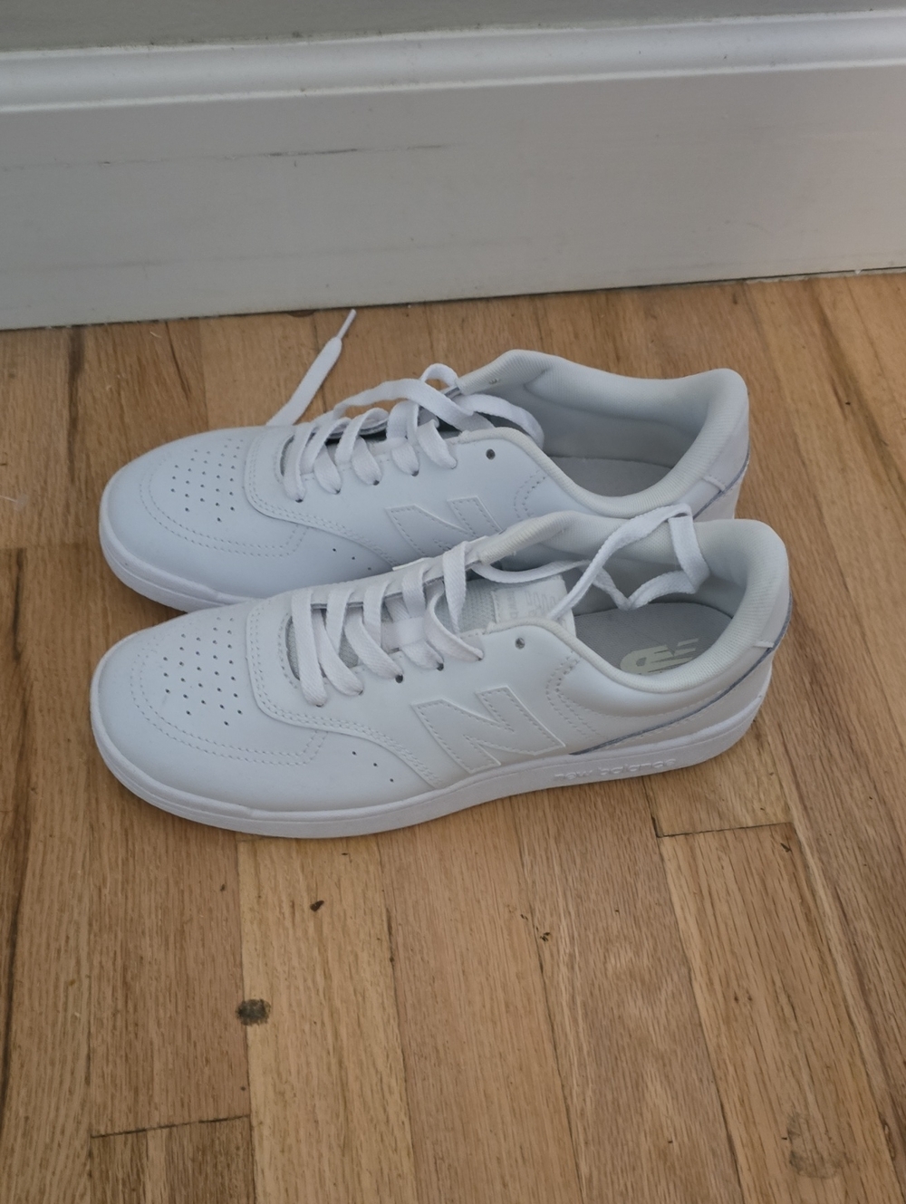 New Balance Men’s White Leather Low-Top Sneakers